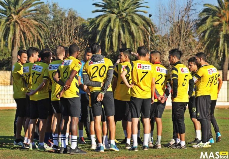 اشتباكات بالأيدي بين لاعبين “الماص” والجمهور تنتهي بمخفر الشرطة
