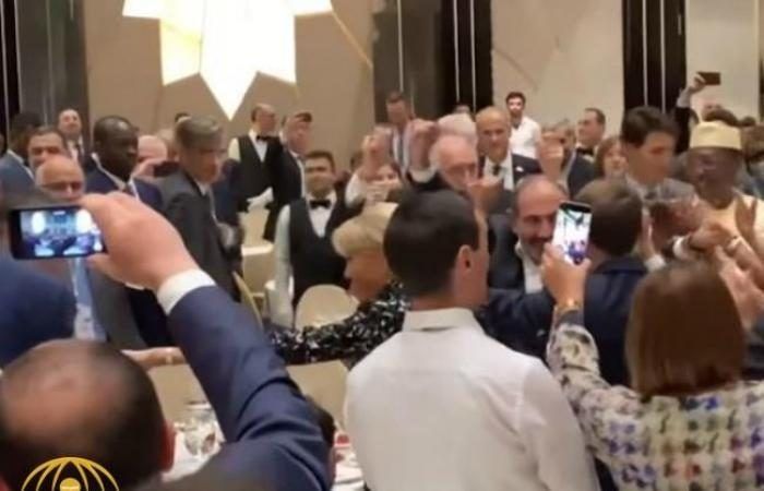 ماكرون كيشطح على الشعبي