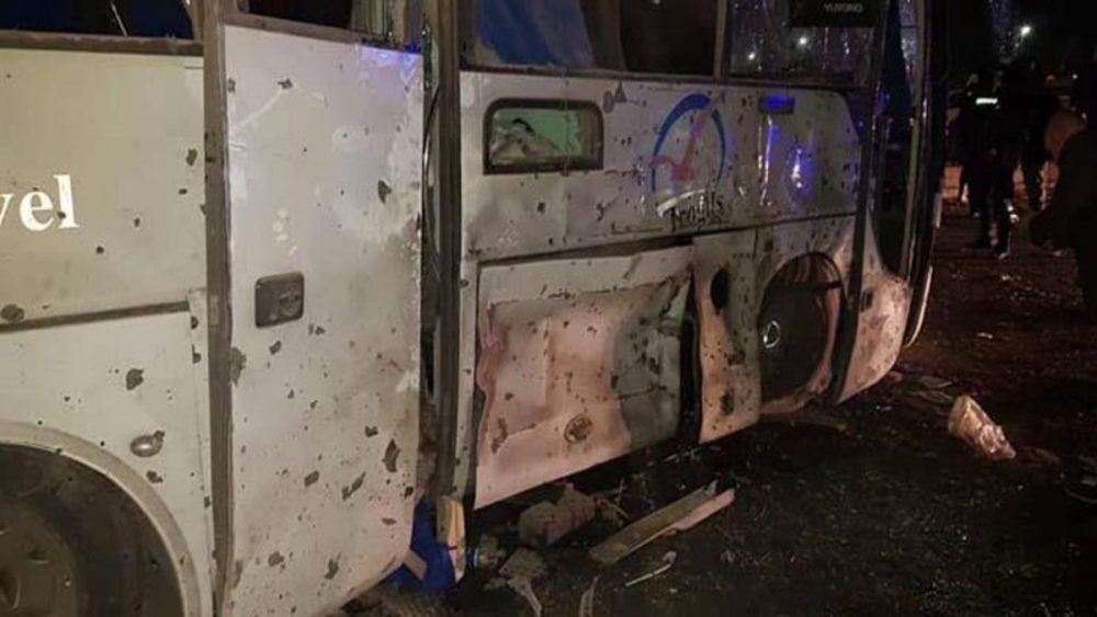 مصر: مقتل 3 بينهم سائحان وسقوط جرحى بتفجير إرهابي في الجيزة(صور)