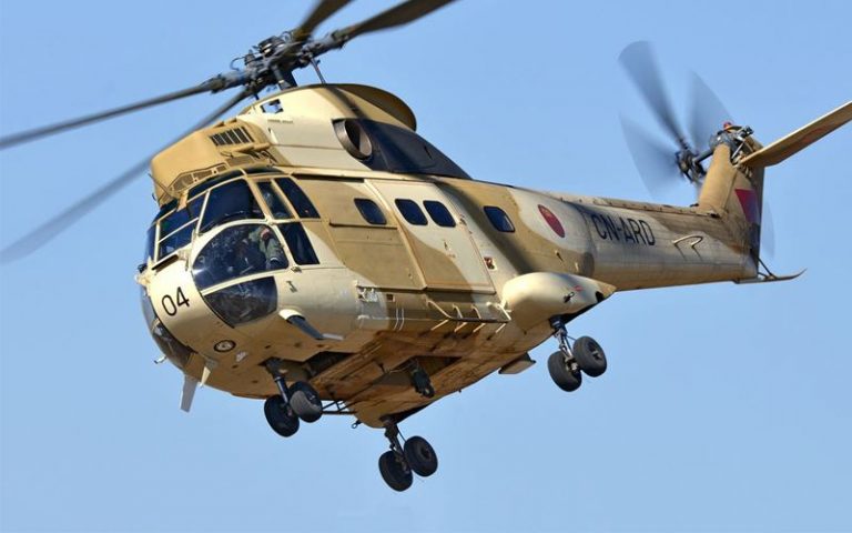 مروحية الجيش تنقذ بحارة من الموت