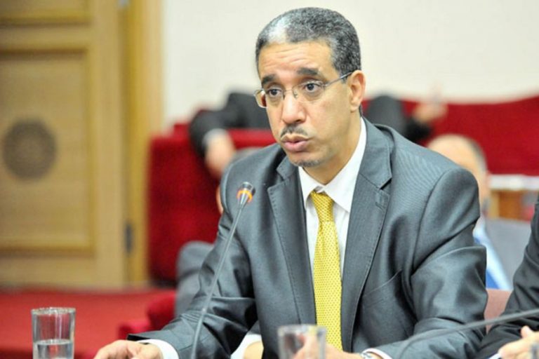 فضيحة تجر مستشارا للرباح أمام القضاء