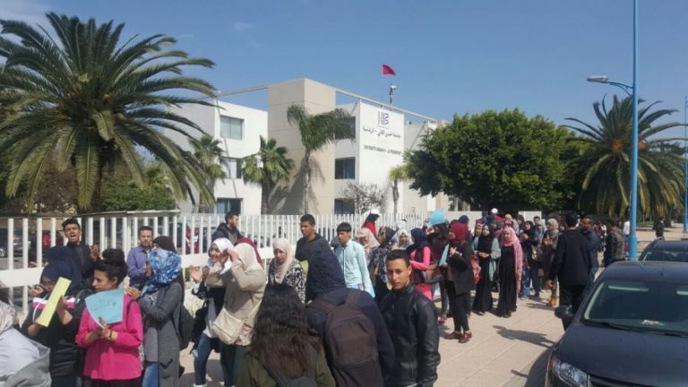 خطير..طالب يعتدي على أستاذ جامعي للفلسفة بدعوى نشر الإلحاد