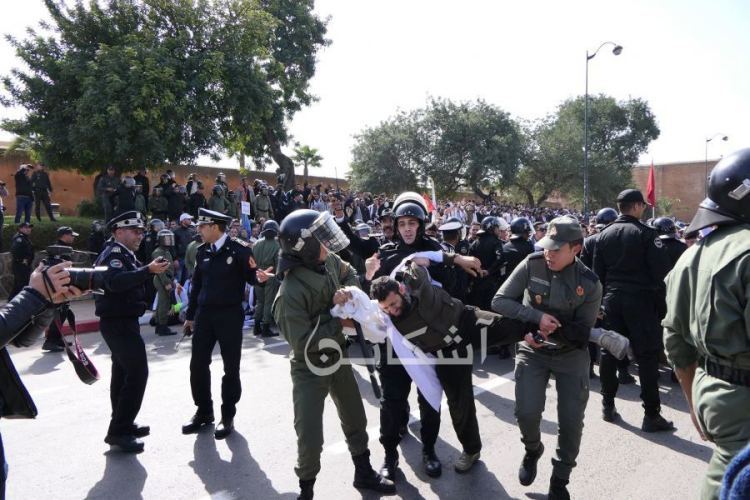 نقابة “البيجيدي” تدعو للاحتجاج ضد استعمال القوة لفض مسيرة المتعاقدين