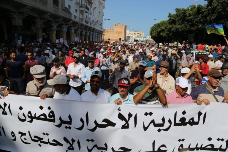 الأمن يستدعي نشطاء تضامنوا مع معتقلي الريف (وثائق)