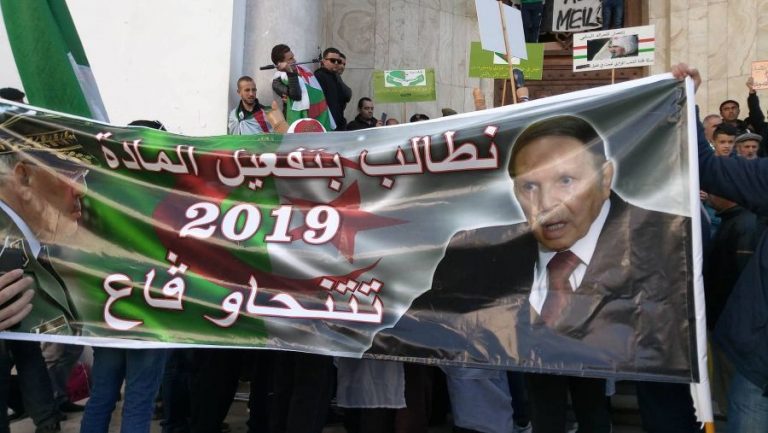 الجزائر: للجمعة السادسة.. مظاهرات “مليونية” تطالب برحيل بوتفليقة والنظام ـ (صور وفيديوهات)