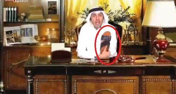 إماراتي يقبل نعال محمد بن زايد