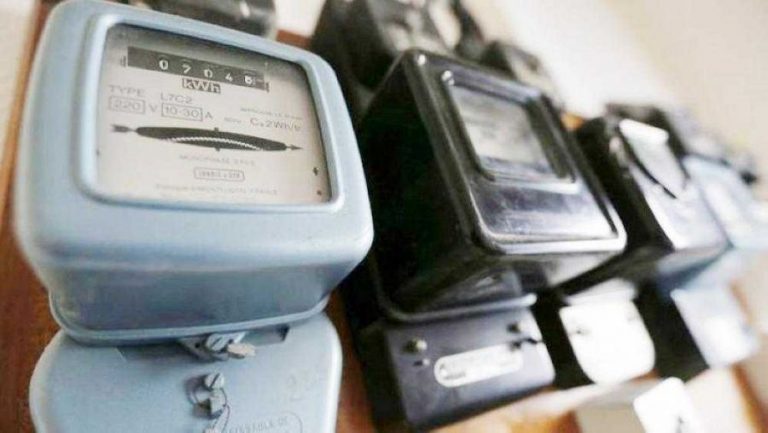 مواطنون ينددون بـ “الإنقطاعات الممنهجة” للكهرباء نواحي القنيطرة