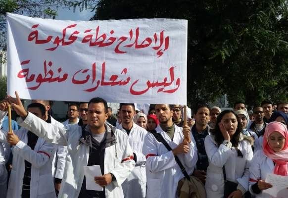 “الأساتذة المتعاقدون” يردون على دعوة أمزازي للحوار