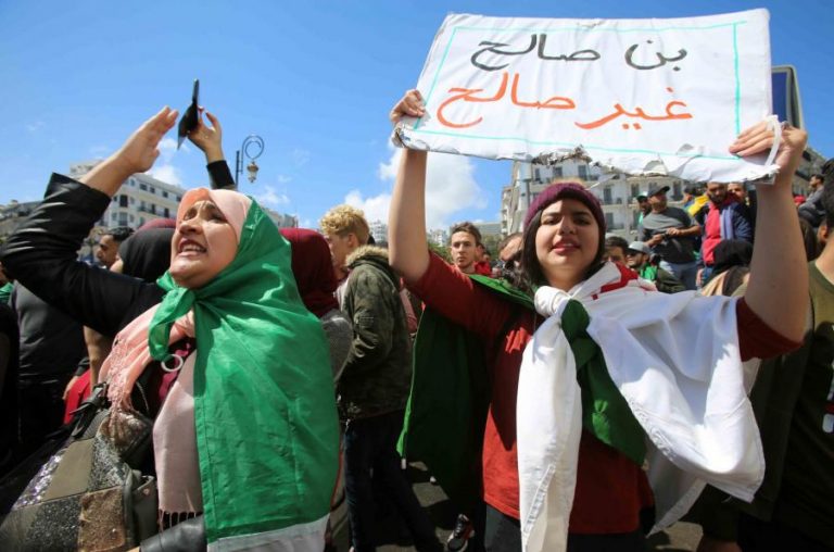 مسيرات حاشدة بالجزائر للمطالبة بإسقاط الرئيس الجديد
