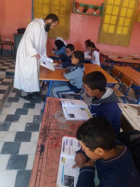 أمزازي يستعين بالمرشدين الدينيين لتعويض المتعاقدين
