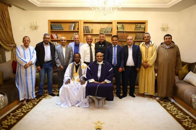 بعد النطحة.. بنشماس يعقد جلسة صلح مع الجماني (صور)
