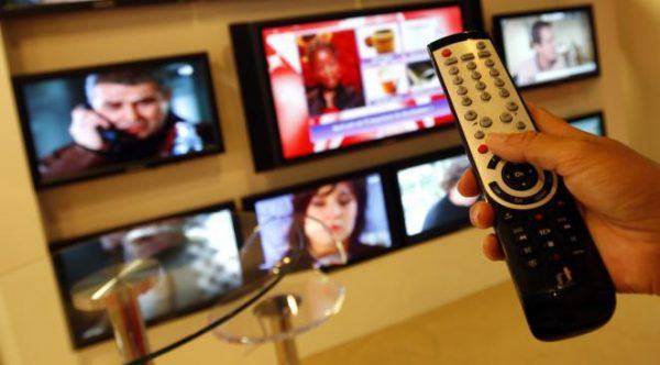 نواب برلمانيون: دعم قنوات القطب العمومي غير قانوني وشركات تحتكر الإنتاجات