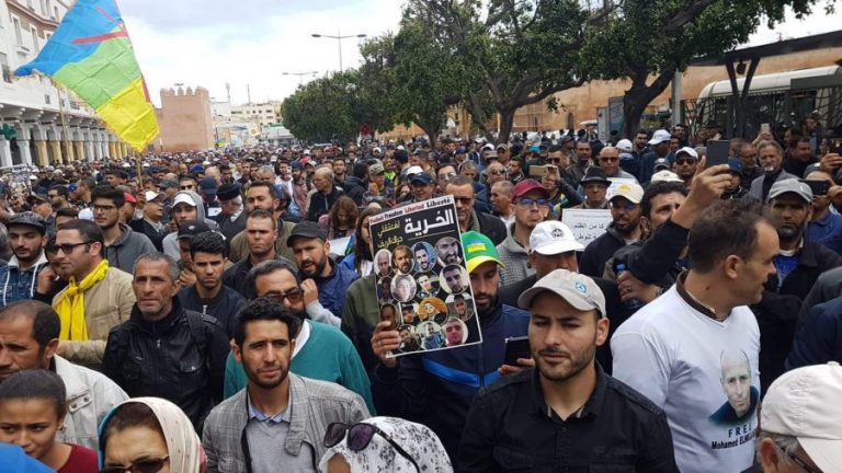 مسيرة حاشدة تضامنا مع معتقلي الريف