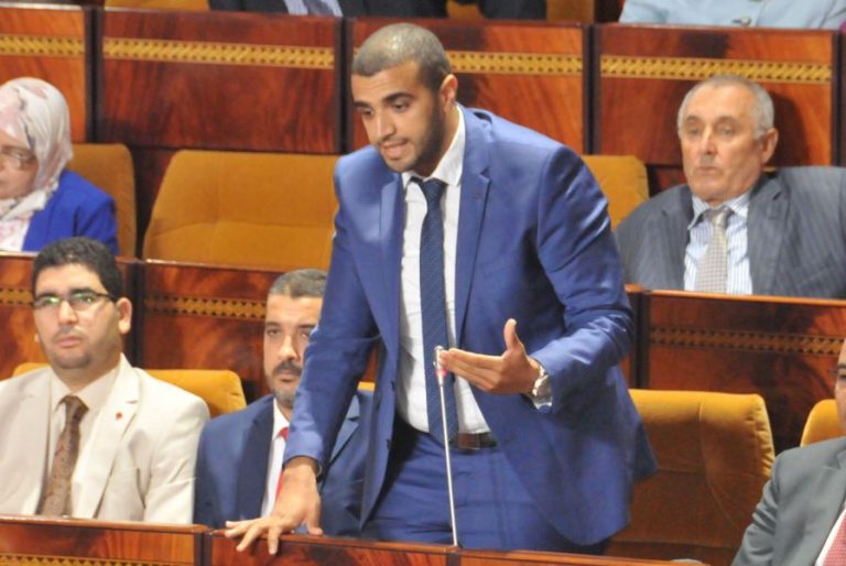 قيادي بالبيجيدي: الحكومة ليست في حاجة إلى طلب الثقة