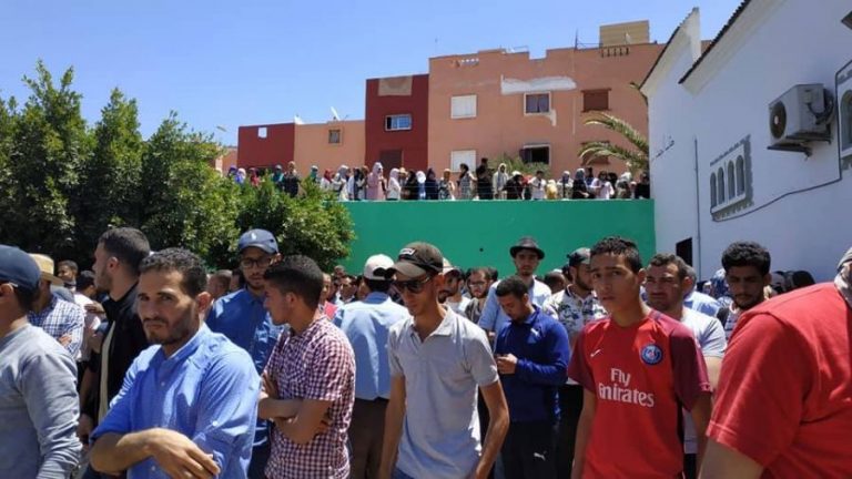 آلاف “الأساتذة” يتوافدون على أسفي لتشييع جثمان الحجيلي (فيديو وصور)
