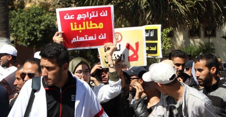 تنسيقية “المتعاقدين” تعدد “خروقات” أمزازي وتهدد بالعودة لاجتياح شوارع الرباط