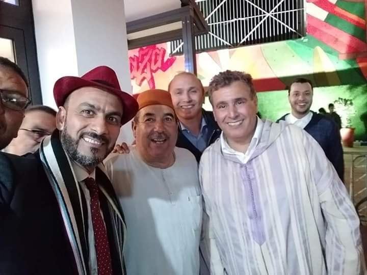 بعد غياب.. أخنوش يظهر في الحي الشعبي الذي تربى فيه