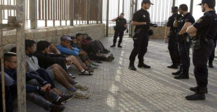 مسؤول إسباني: مراهقون مغاربة يغادرون بلادهم بسبب استدعائهم للتجنيد