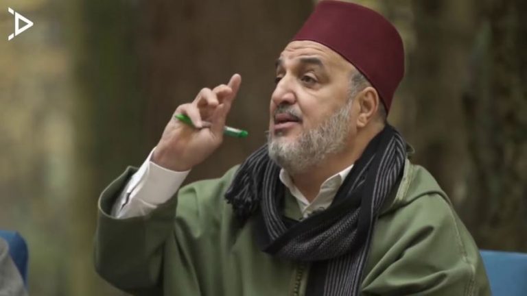 برلماني عن البيجيدي: الكنيسة تستقطب حثالة المسلمين والمهاجرين المنحرفين (فيديو)