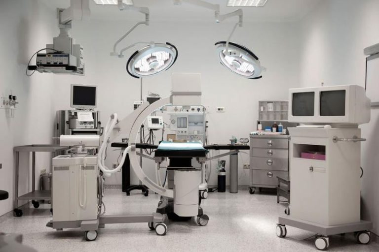 اختفاء أجهزة طبية من مركز صحي دشنه الملك