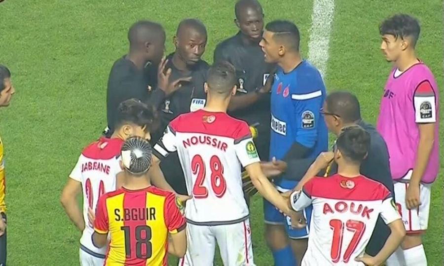 الحكومة تدخل على خط “فضيحة” مباراة الوداد والترجي (فيديو)