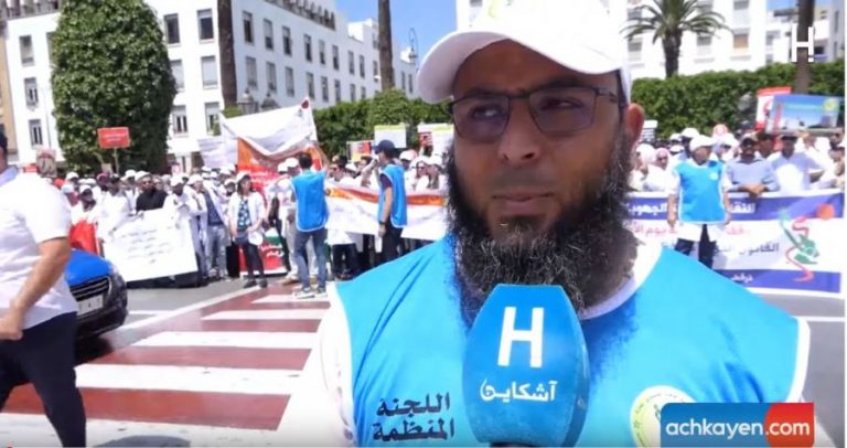 المبصريون يتهمون الحكومة بالخضوع لابتزازات أطباء العيون (فيديو)