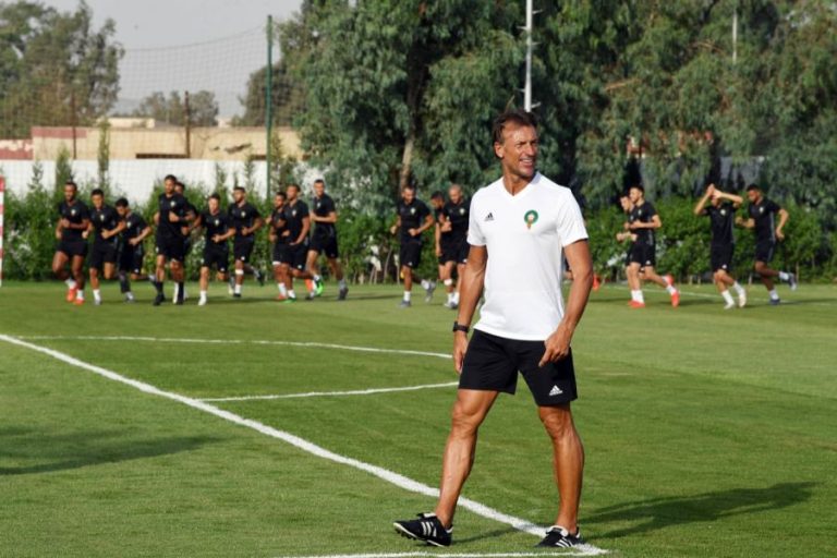 قبل البداية.. لاعبان يغيبان عن تداريب المنتخب بسبب الإرهاق (فيديو)