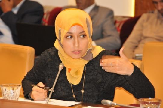 برلمانية بالبيجيدي تدعو لمتابعة المراقبين الذين ضبطوا هواتف نقالة بحوزة “البرلماني الغشاش”
