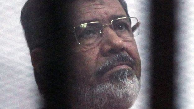 نجل مرسي: هكذا دفنت السلطات والدي