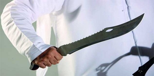 خطير.. عصابة تهاجم محلا تجاريا وتحاول تصفية صاحبه(فيديو)