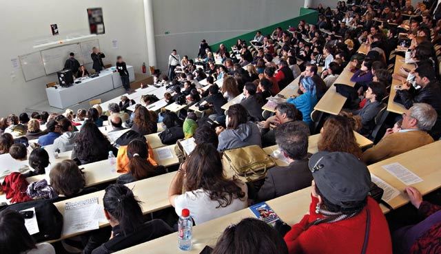استياء عارم وسط طلبة الجامعات الخصوصية بسبب عدم استفادتهم من التغطية الصحية