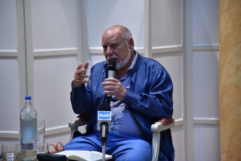 الطاهر بنجلون يقارب إشكاليات الهجرة في بروكسيل بدعوة من السفير عامر (صور)