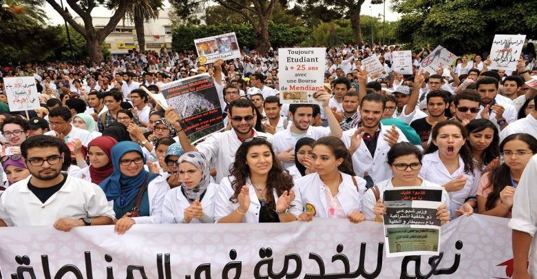 بعد نجاح مقاطعتهم للامتحان.. طلبة الطب يستنكرون “العسكرة”