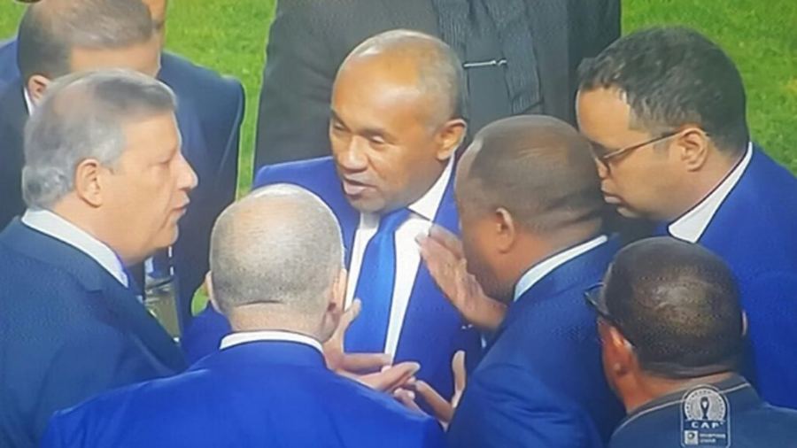 الناصيري يُفجرها: مسؤولو الكاف وعدوني بمنح اللقب المقبل للوداد مقابل السكوت