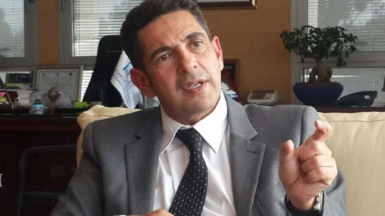 النقابات تُنغص على أمزازي عطلته بسلسلة احتجاجات