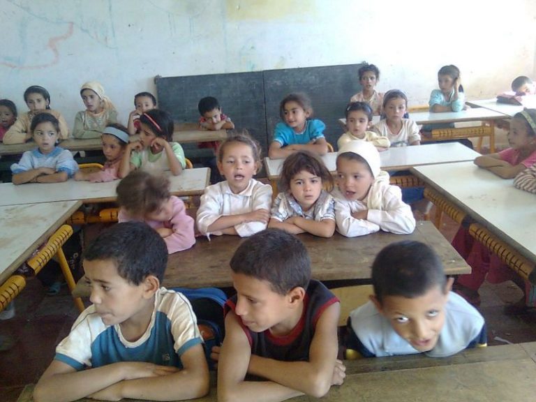 تقرير: ثلث المغاربة أميون ومليون تلميذ غادروا الدراسة