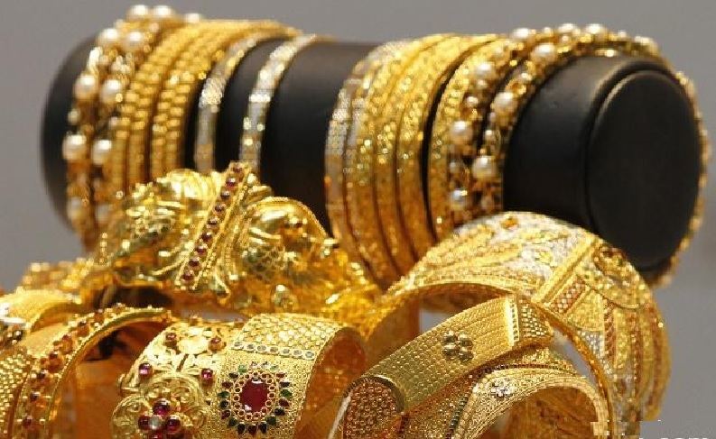 بالفيديو.. عصابة نسوة تسرقن محلا للمجوهرات بإنزكان بطريقة “ماكرة”