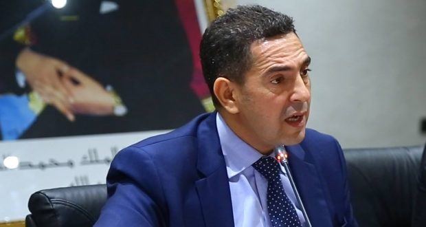 وزارة أمزازي تعفي مدير إعدادية يشتبه تورطه في “التلاعب” بنتائج الامتحانات
