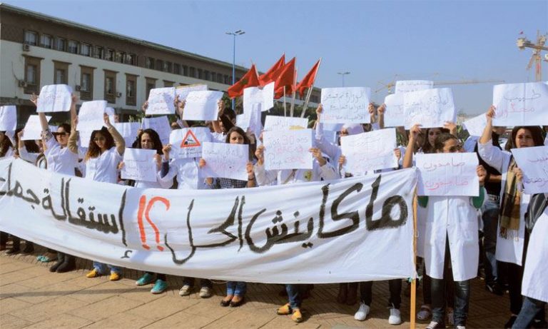 إضراب شامل للأطباء يهدد بشلل المستشفيات العمومية