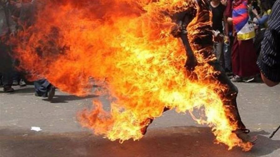 صادم.. ستيني يضرم النار في جسده وينتحر بمنطقة خلاء قرب الدرويوش (صورة)