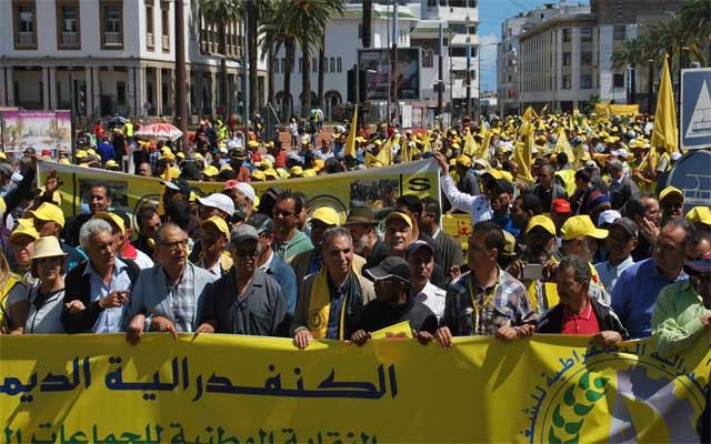 نقابة تدعو المغاربة إلى الاحتجاج ضد الغلاء وتجميد الأجور