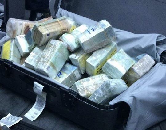 باب سبتة.. اعتقال بلجيكي حاول إدخال مبلغ مهم من الأورو والدينار التونسي للمغرب
