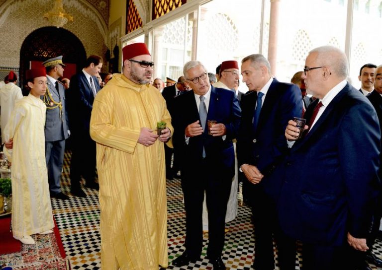 الملك يستقبل بنكيران واليوسفي (صور)