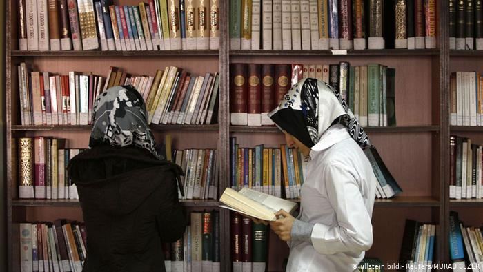 هل التربية الدينية تكون على حساب المستوى العلمي في المدارس التركية؟