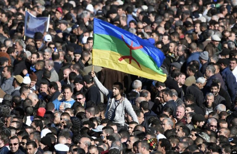 متمردون في المغرب وهادئون في مصر… الأمازيغ و”النظام”