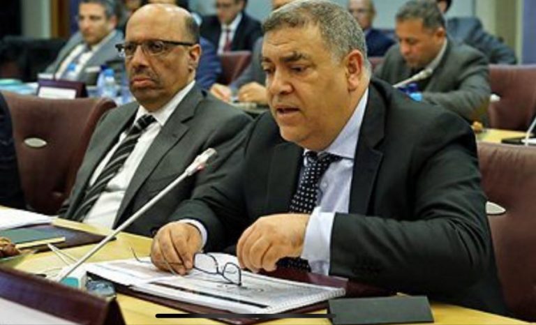القضاء يتابع مسؤولا بالداخلية اعتدى على محام في وقفة تضامنية مع حراك الريف