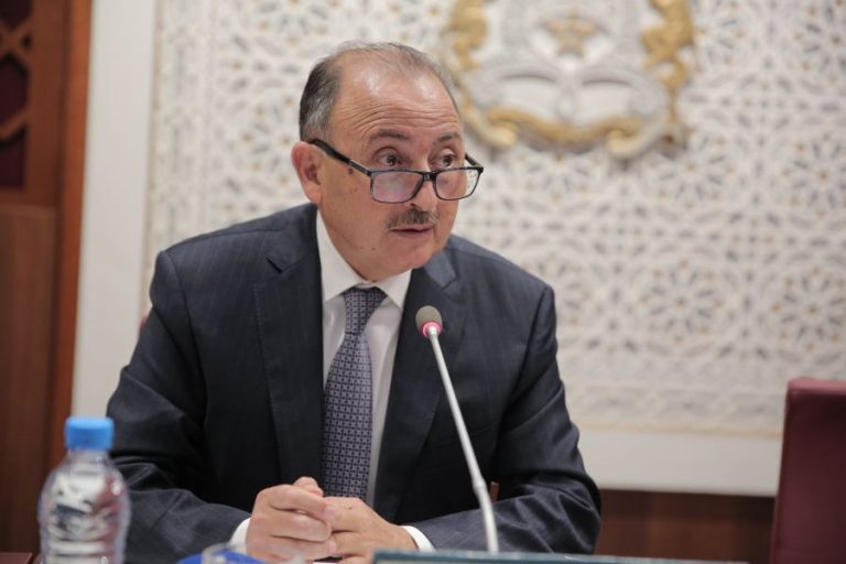 اشرورو: الملك مهد لتعديل حكومي في شتنبر نتمنى أن يقطع مع “مناصب المقاس”