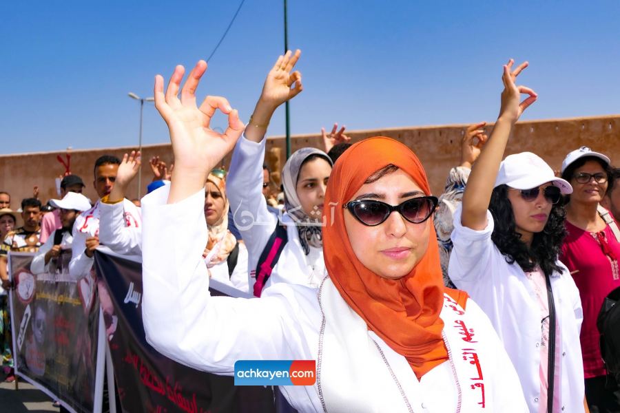 “المتعاقدون” يحذرون أمزازي