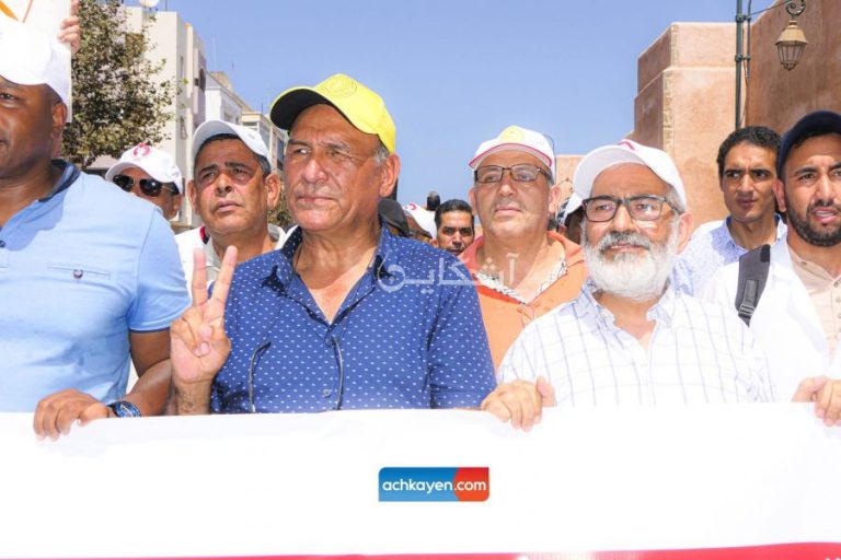 مع بداية الموسم.. خمس نقابات تشل المؤسسات التعليمية للمطالبة بالترقية