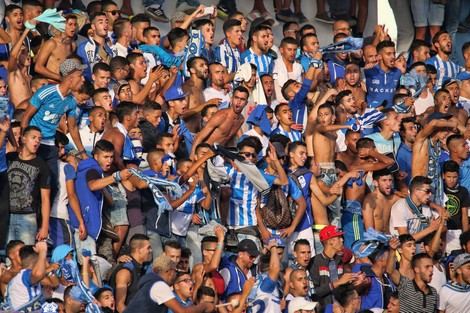 بعد في “بلادي ظلموني”.. “بلاد الحكرة” تهز الملاعب (فيديو)